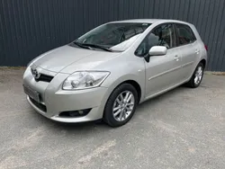 Silber Gebraucht 2010 Toyota Auris Life Limousine | 6.399 € (Fairer Preis)