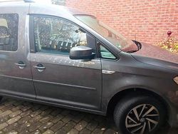Grau Gebraucht 2019 VW Caddy Van / Kleinbus | 25.000 € (Teuer)