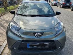 Grün Gebraucht 2022 Toyota Aygo Pulse Kleinwagen | 15.700 € (Guter Preis)