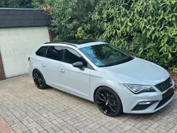 Grau Gebraucht 2018 Seat Leon ST FR Kombi | 13.800 €