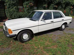 Weiß Gebraucht 1978 Mercedes 220 Limousine | 16.450 €