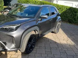 Grau Gebraucht 2022 Toyota Yaris Cross SUV | 25.000 € (Fairer Preis)