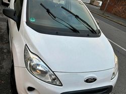 Weiß Gebraucht 2015 Ford Ka Kleinwagen | 3.000 € (Fairer Preis)