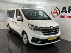 Gletscherweiss Gebraucht 2022 Renault Trafic Life Van | 29.950 € (Guter Preis)