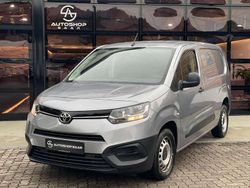 Grau Gebraucht 2020 Toyota Proace Van / Kleinbus | 12.900 € (Fairer Preis)
