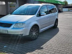 Grün Gebraucht 2004 VW Touran Van / Kleinbus | 2.000 € (Guter Preis)