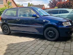 Blau Gebraucht 2000 VW Polo Kleinwagen | 1.600 € (Etwas zu teuer)
