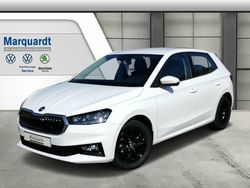 Weiß Gebraucht 2023 Skoda Fabia Style Kleinwagen | 19.890 € (Fairer Preis)