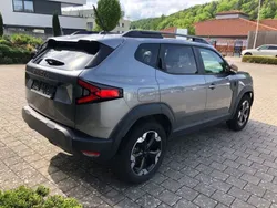 Grau Gebraucht 2024 Dacia Duster Extreme SUV | 27.780 € (Fairer Preis)