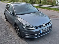 Grau Gebraucht 2018 VW Golf VII Join Limousine | 15.500 € (Guter Preis)