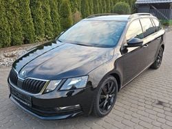 Schwarz Gebraucht 2019 Skoda Octavia Ambition Kombi | 11.960 € (Fairer Preis)