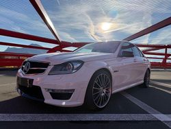 Weiß Gebraucht 2011 Mercedes C63 AMG AMG Limousine | 39.980 € (Fairer Preis)