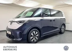 Candyweiss/ starlight blue metallic Gebraucht 2024 VW ID. Buzz Pro Van | 59.820 € (Fairer Preis)