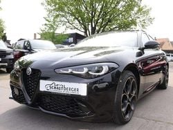 Schwarz (nero vulcano, metallic (408)) Neu 2025 Alfa Romeo Giulia Limousine | 59.900 € (Etwas zu teuer)