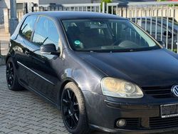 Schwarz Gebraucht 2004 VW Golf V Kleinwagen | 2.500 € (Etwas zu teuer)