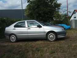 Silber Gebraucht 1998 Alfa Romeo 146 Limousine | 750 €