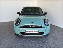Ocean wave green Gebraucht 2025 Mini Cooper Favoured Kleinwagen | 33.198 € (Teuer)