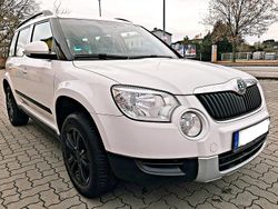 Weiß Gebraucht 2011 Skoda Yeti Active SUV | 3.990 € (Fairer Preis)
