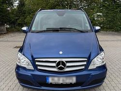 Blau Gebraucht 2012 Mercedes Viano Van / Kleinbus | 18.250 €