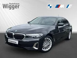 Grau Gebraucht 2023 BMW 520 Luxury Line Limousine | 44.900 € (Teuer)