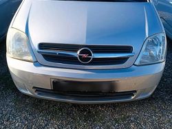 Silber Gebraucht 2004 Opel Meriva Van / Kleinbus | 2.580 € (Fairer Preis)