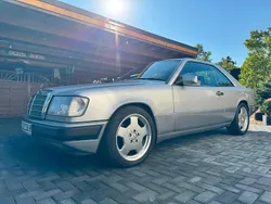 Silber Gebraucht 1991 Mercedes 300 Coupé | 17.900 €