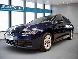 Blau Gebraucht 2024 VW Golf VIII Life Kombi | 23.980 € (Fairer Preis)
