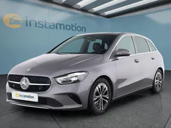 Grau Gebraucht 2024 Mercedes B200 Van / Kleinbus | 35.549 € (Etwas zu teuer)