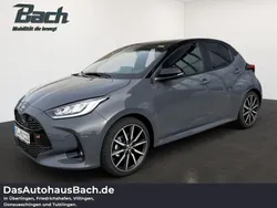 Grau Gebraucht 2025 Toyota Yaris Hybrid Sport Limousine | 32.220 € (Teuer)