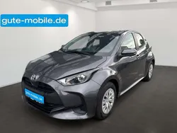 Grey metallic Gebraucht 2023 Toyota Yaris Comfort Limousine | 16.990 € (Fairer Preis)
