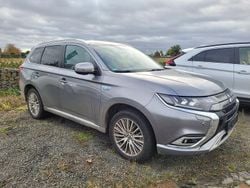 Grau Gebraucht 2021 Mitsubishi Outlander P-HEV Plus SUV | 22.900 € (Guter Preis)
