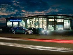 Schwarz Gebraucht 2021 Mercedes GLB200 AMG line SUV | 34.750 € (Teuer)