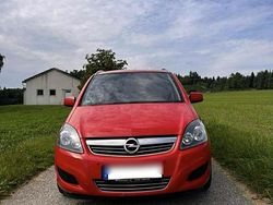 Rot Gebraucht 2014 Opel Zafira Van / Kleinbus | 3.500 € (Guter Preis)