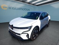 Weiß Gebraucht 2022 Renault Megane E-Tech Limousine | 24.399 € (Fairer Preis)