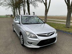 Grau Gebraucht 2010 Hyundai i30 Edition+ Limousine | 2.290 € (Fairer Preis)