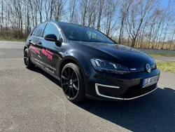 Schwarz Gebraucht 2016 VW e-Golf Kleinwagen | 10.500 € (Fairer Preis)