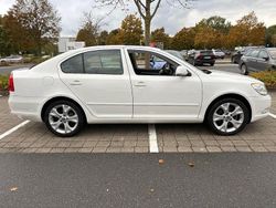 Weiß Gebraucht 2011 Skoda Octavia Elegance Limousine | 9.650 € (Fairer Preis)