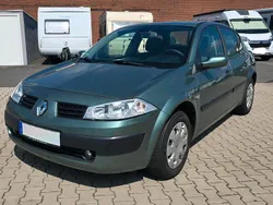 Grün Gebraucht 2003 Renault Mégane II Limousine | 2.300 € (Teuer)