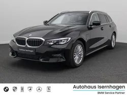 Schwarz 2668schwarz, schwarz Gebraucht 2022 BMW 320e Sport Line Limousine | 28.999 € (Guter Preis)