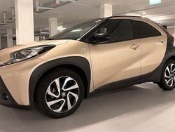 Gold Gebraucht 2024 Toyota Aygo Pulse Kleinwagen | 14.900 € (Fairer Preis)