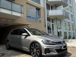 Grau Gebraucht 2018 VW Golf VII GTI Limousine | 28.499 €