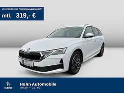 Weiß Gebraucht 2024 Skoda Octavia Selection Kombi | 26.890 € (Guter Preis)