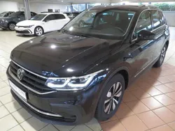 Schwarz Gebraucht 2024 VW Tiguan Move SUV | 37.745 € (Etwas zu teuer)