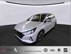 Silber Gebraucht 2023 Hyundai i20 Trend Kleinwagen | 13.970 €