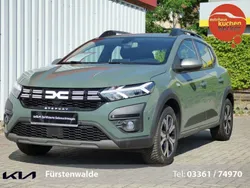 Grün Gebraucht 2023 Dacia Sandero Expression Kleinwagen | 17.290 € (Etwas zu teuer)