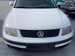 Weiß Gebraucht 1999 VW Passat Kombi | 1.100 € (Etwas zu teuer)