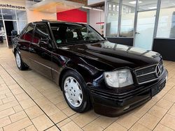 Violett Gebraucht 1991 Mercedes E500 Limousine | 27.850 €