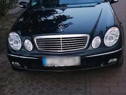 Schwarz Gebraucht 2005 Mercedes E240 Avantgarde Kombi | 4.500 € (Fairer Preis)