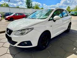 Weiß Gebraucht 2011 Seat Ibiza ST Kombi | 3.800 € (Fairer Preis)