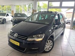 Blau Gebraucht 2015 VW Sharan Comfortline Van / Kleinbus | 15.690 € (Fairer Preis)